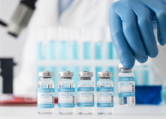 Латвия по-прежнему занимает одно из последних мест в ЕС по охвату вакцинацией от Covid-19