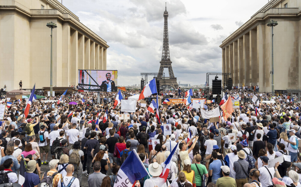 Francijā protesti pret stingrāku pandēmijas noteikumu ieviešanu pulcē 161 000 cilvēku