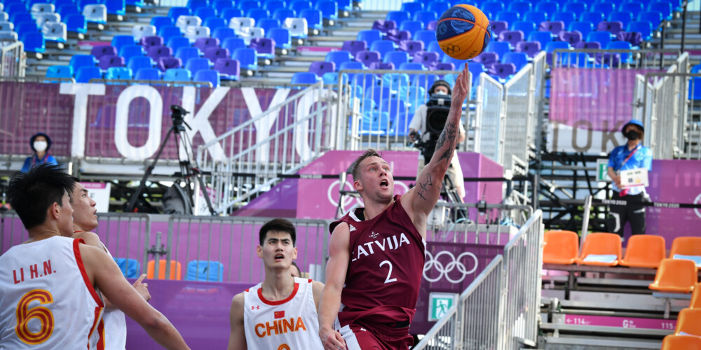 Latvijas 3x3 basketbolisti dienas pirmajā spēlē minimāli uzvar Ķīnu