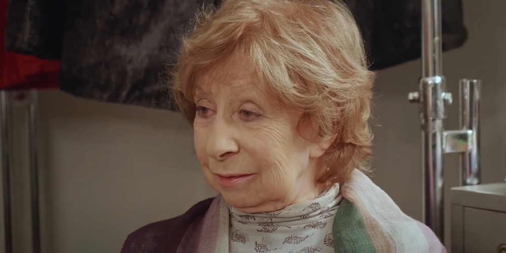 Советская и российская актриса; народная артистка РФ (1994), лауреат Государственной премии РСФСР им. братьев Васильевых (1979). Двукратная обладательница национальной премии «Ника» за лучшие женские роли второго плана в фильмах «Небеса обетованные» и «Изображая жертву», в 2015 году удостоена почётного приза премии «Ника» в номинации «Честь и достоинство» за 2014 год.