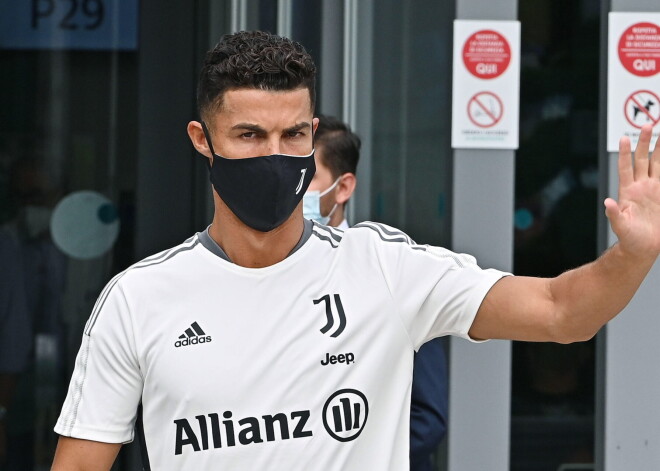 Ronaldu ieradies Turīnā, lai gatavotos savai ceturtajai sezonai "Juventus"