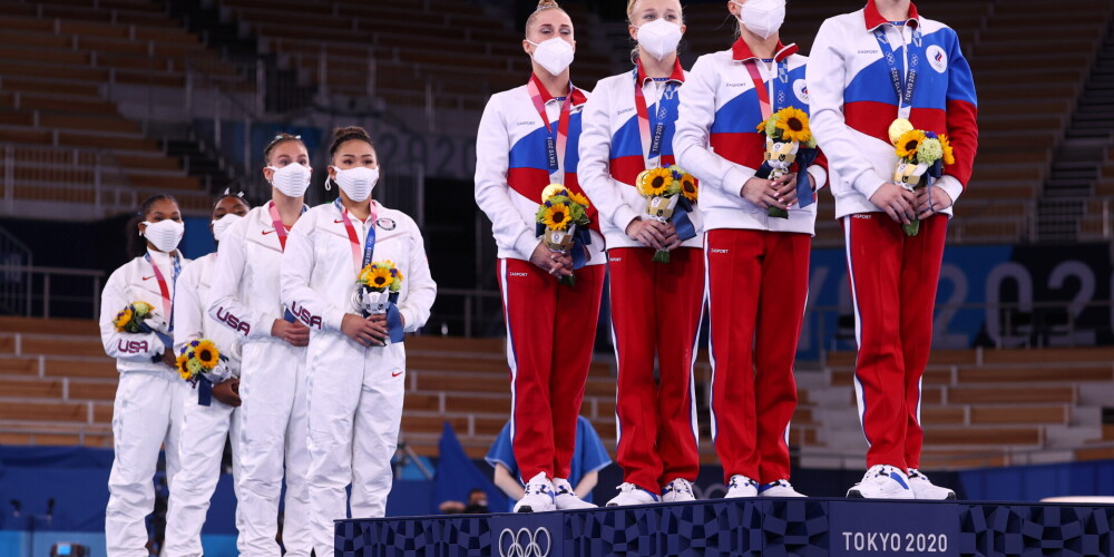 Arī sieviešu komandu sacensībās vingrošanā olimpiskajās spēlēs Tokijā uzvar OKR vienība