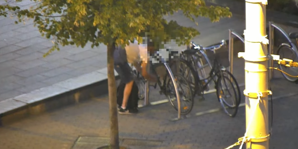В Риге поймали неловкого велосипедного вора: орудовал прямо под камерами