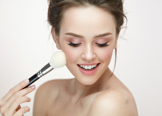 На какой косметике можно сэкономить: косметолог поделилась бюджетными лайфхаками