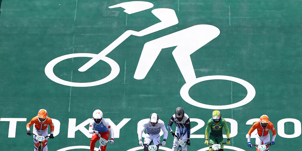 BMX riteņbraucēji Babris un Pētersone olimpiskajā debijā nepārvar ceturtdaļfināla barjeru