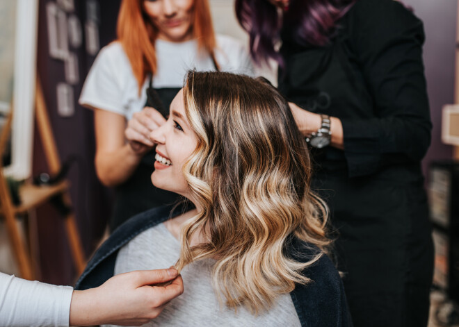 Лунный календарь для окраски и стрижки волос в августе 2021 года