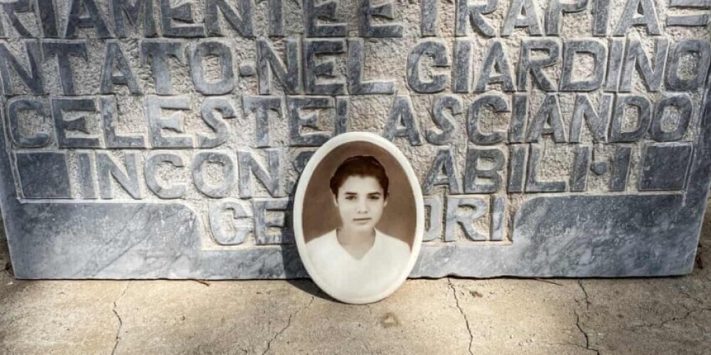 Ждали похорон 66 лет: история Люсии, 13-летней сицилийской девочки
