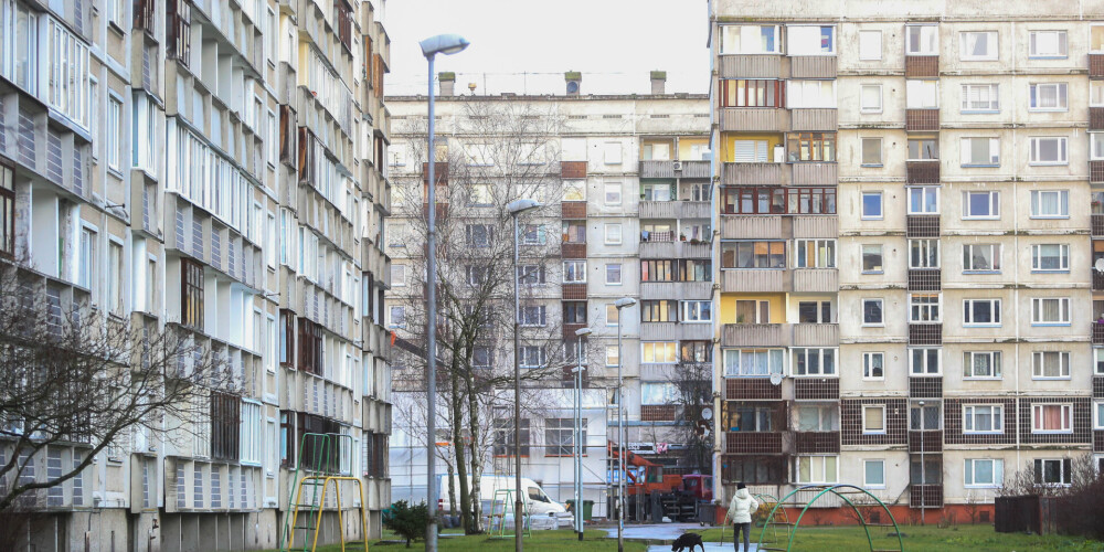 Latvijā vairāk nekā 40% mājsaimniecību ir viena persona, vēsta Centrālā statistikas pārvalde
