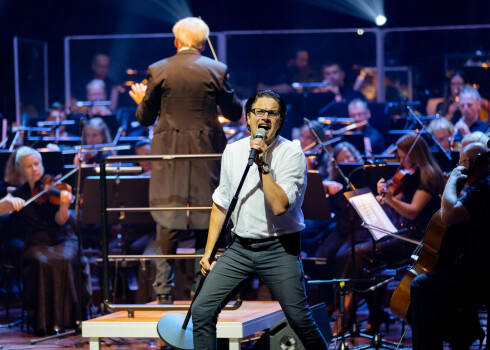 FOTO: ar vērienīgu roka klasikas koncertu Liepājā ieskandina Dienvidkurzemes festivālu "Rimbenieks"