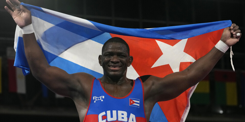 Kubietis Mihains Lopess kļūst par pirmo cīkstoni vīriešu sacensībās ar četrām olimpisko spēļu zelta medaļām