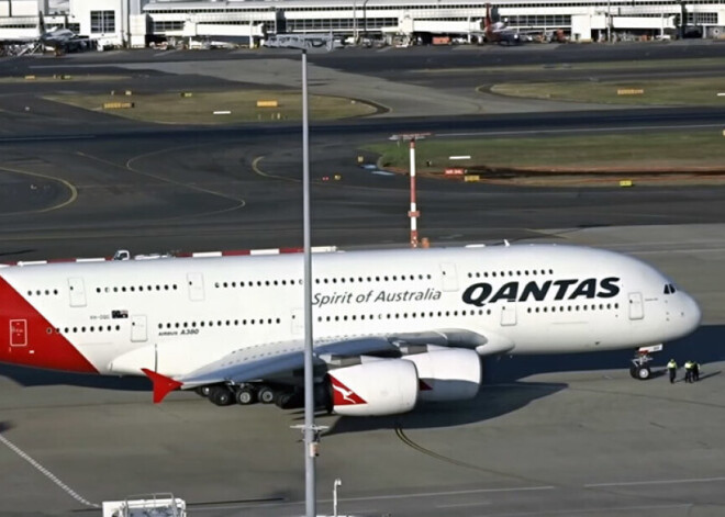 "Qantas Airways" uz laiku atlaidīs 2500 darbiniekus