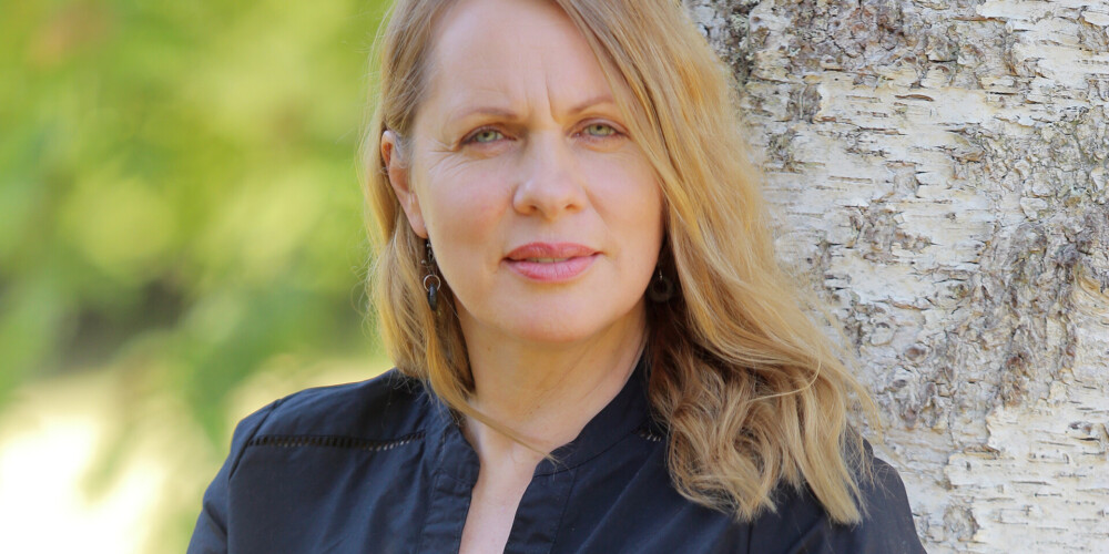 Sigita Pļaviņa atteicās vakcinēties pret Covid-19. Ja viņu paturētu darbā Liepājas teātrī, tas nozīmētu, ka aktieriem uz vienas skatuves ar Pļaviņu vajadzētu vilkt maskas.