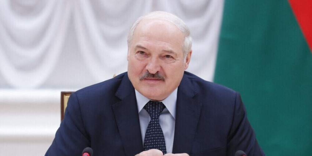 "Ни одна нога ступить не должна": Лукашенко поручил закрыть каждый метр границы Беларуси