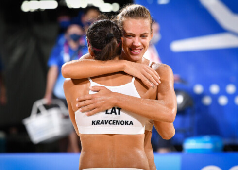 Tokijā par bronzu cīnīsies pludmales volejbola duets Graudiņa/Kravčenoka, par medaļu šķēpa mešanā - Palameika