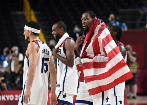 Durants finālmačā samet 29 punktus, ASV basketbolisti nosargā olimpisko spēļu čempionu troni