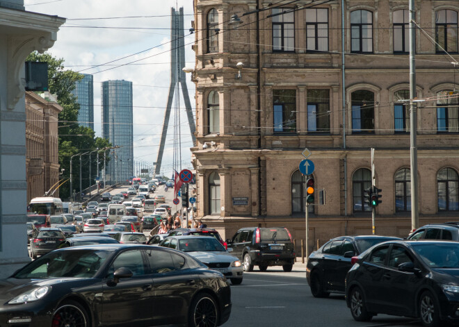 В некоторые дни центр города будет свободным от частных машин: рижских водителей ждут тяжелые времена