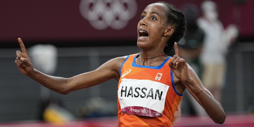 Hasana kā otrā skrējēja olimpisko spēļu vēsturē vienā gadā uzvar 5000 un 10 000 metru distancēs