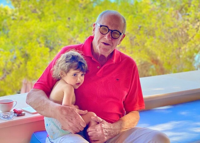 Младшей дочери 81-летнего Эммануила Виторгана исполнилось два года