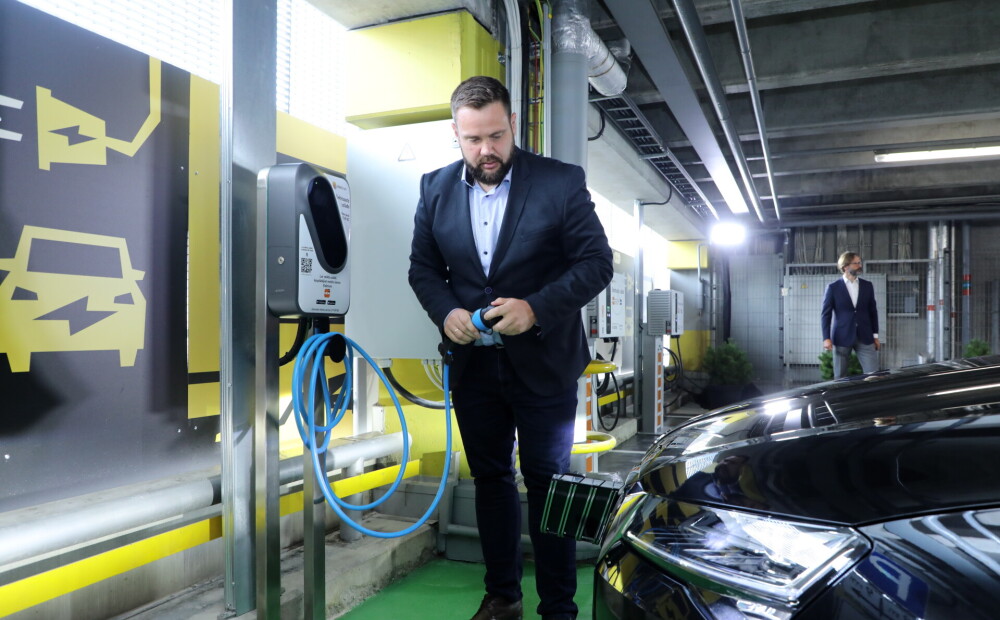 Minister of Economics Vitenbergs: in the future, the electric charging network must become denser throughout the country