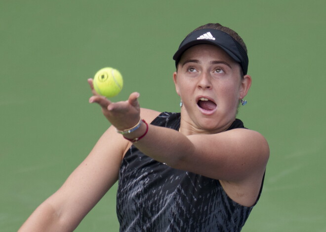 Ostapenko uzvar Monreālas dubultspēļu turnīra pirmajā kārtā