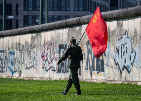 Vācija piemin Berlīnes mūra uzsliešanas 60.gadskārtu