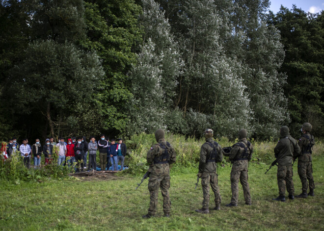 Lietuvas robežsargi aizvadītajā diennaktī piespieduši doties atpakaļ uz Baltkrieviju apmēram 30 migrantu