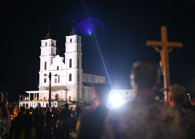 Aglonā turpinās Vissvētākās Jaunavas Marijas debesīs uzņemšanas svinības