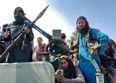 Talibu pārstāvji devušies uz Afganistānas prezidenta pili, lai vienotos par kontroles nodošanu
