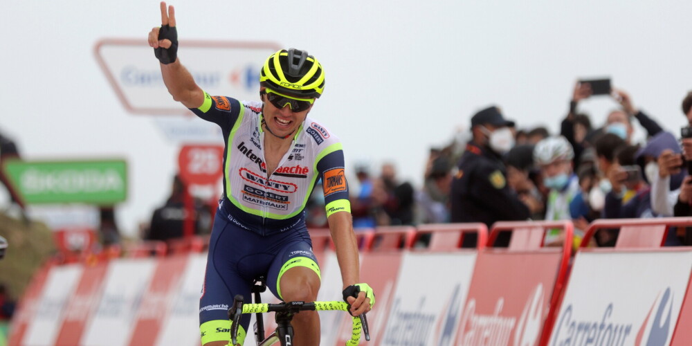 Igaunijas riteņbraucējs Tāramē uzvar "Vuelta a Espana" trešajā posmā, kļūstot par kopvērtējuma līderi