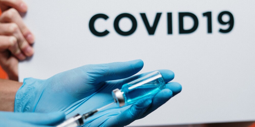 В понедельник в Латвии выявлены 154 новых случая Covid-19, двое больных умерли