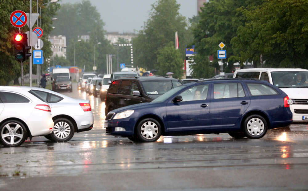 Saistībā ar trešdien gaidāmo piketu ierobežos gājēju kustību un satiksmi vairākās Rīgas centra ielās