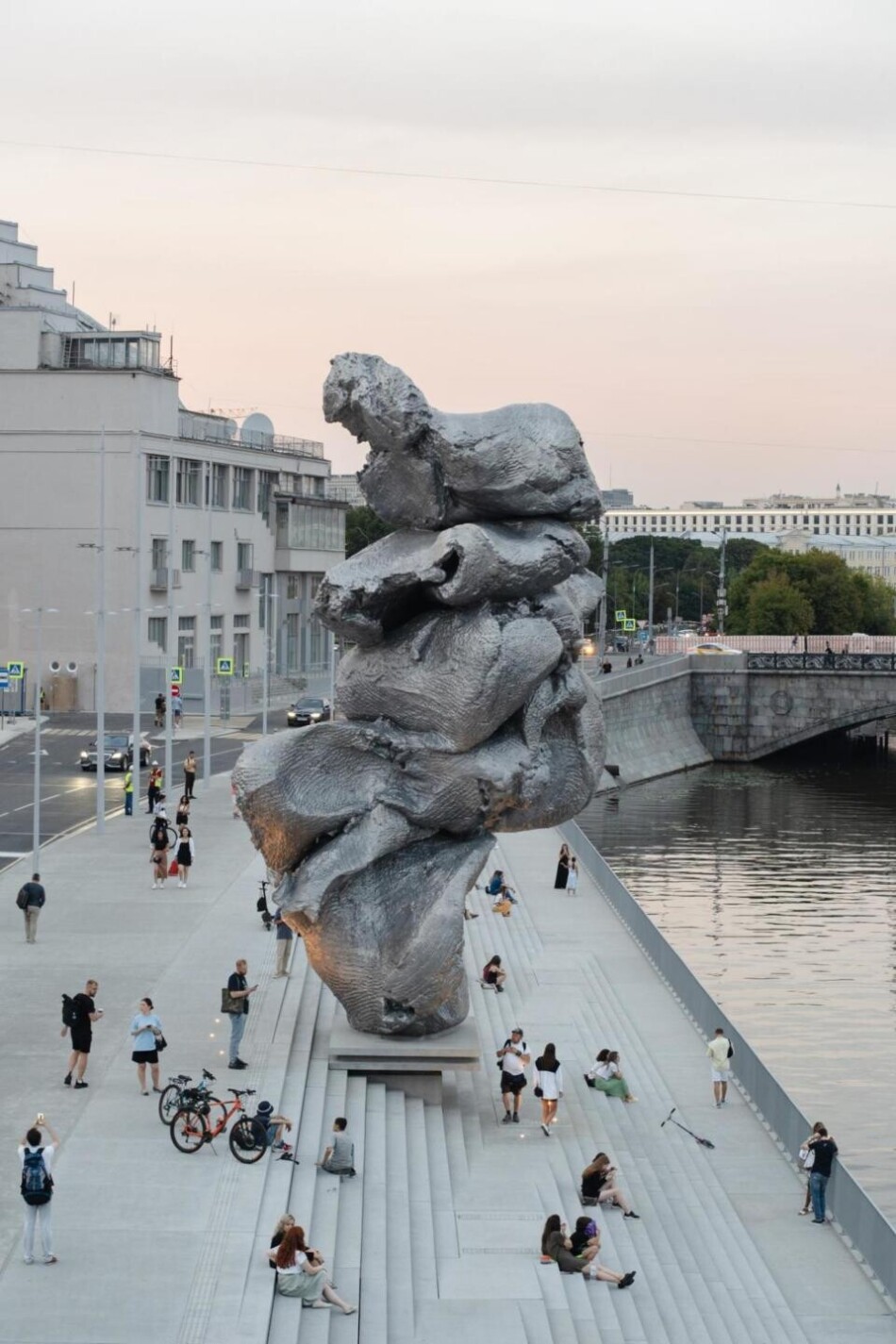 Памятник куча в москве Памятник куча в москве