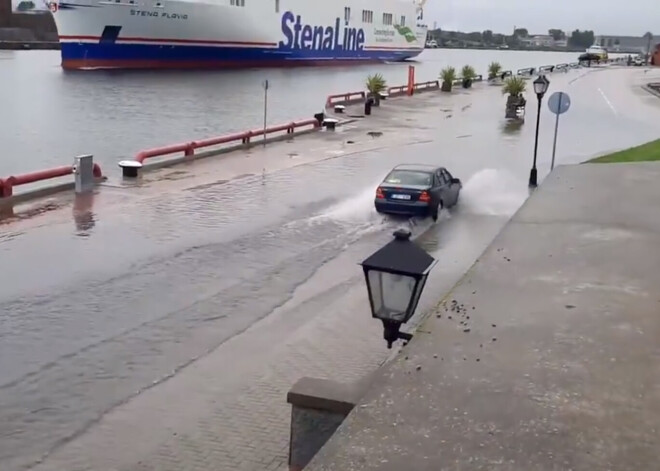 Сильные ливни настигли Латвию: Вентспилс затопило