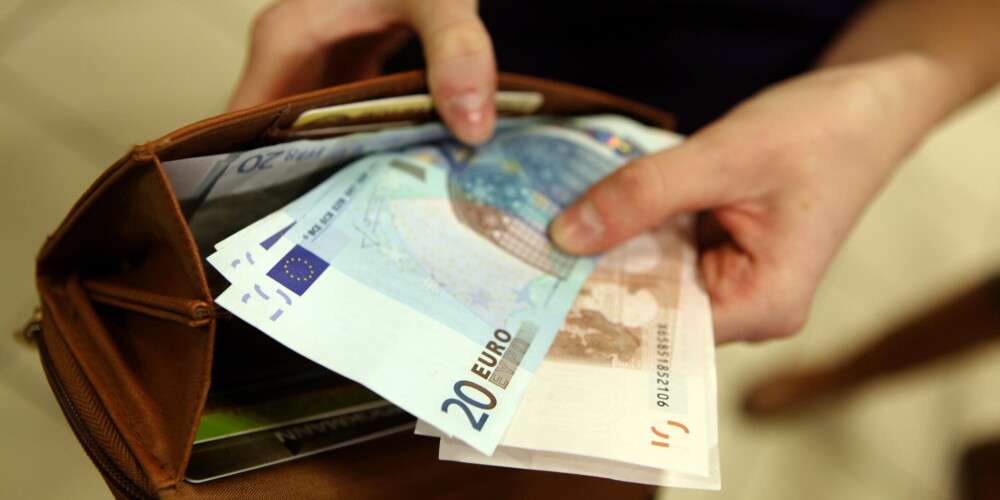 Возможно, "минималку" в Латвии повысят до 630 евро в месяц