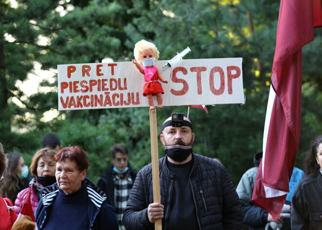 Люди устали: причины протестов видят в действиях правительства