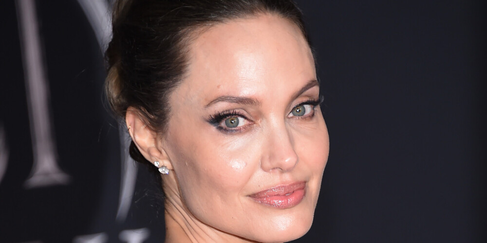 Анджелина Джоли зарегистрировалась в Instagram и опубликовала первый трогательный пост