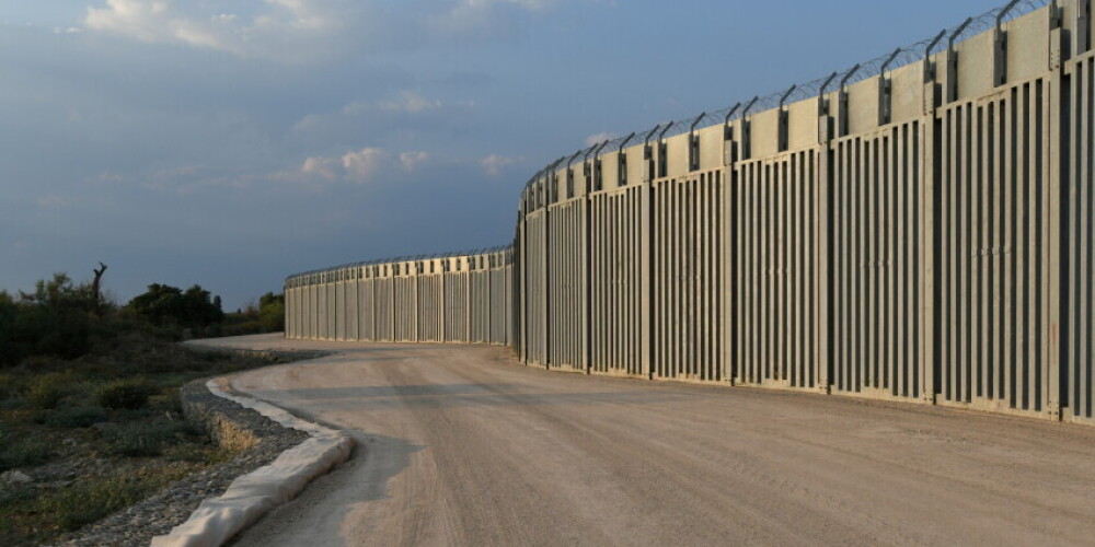 В Греции установили 40-километровую стену, чтобы остановить проникновение афганских мигрантов в Европу