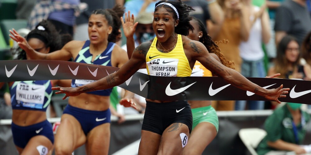 Pieckārtējā olimpiskā čempione Tompsone-Hera sestdien finišēja pēc 10,54 sekundēm, labojot savu personisko rekordu par septiņām sekundes simtdaļām.
