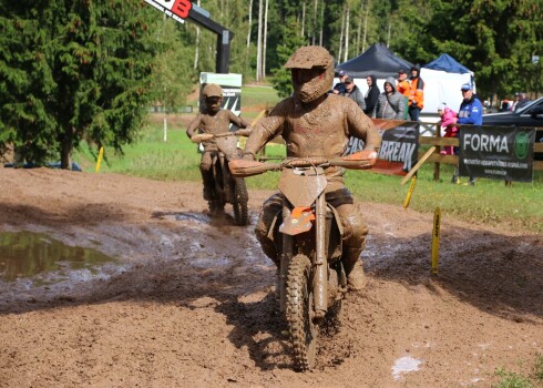 Latvijas čempionāta motokrosā uzvar Toms Macuks