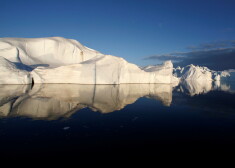 Pirmo reizi novērojumu vēsturē Grenlandes virsotni skārušas lietavas