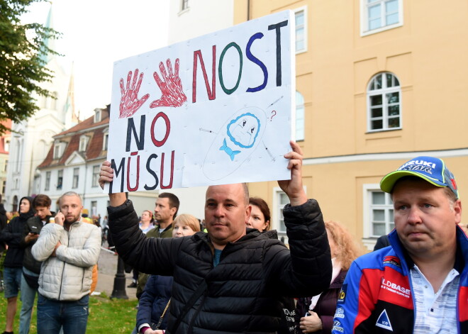 Speciālists skaidro: vai tiešām siekalu testos grib nozagt mūsu bērnu unikālo DNS