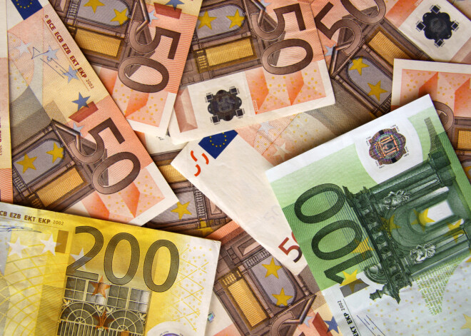 Valdība atbalsta nākamā gada budžetā paredzēt valsts parādu 50% apmērā no IKP