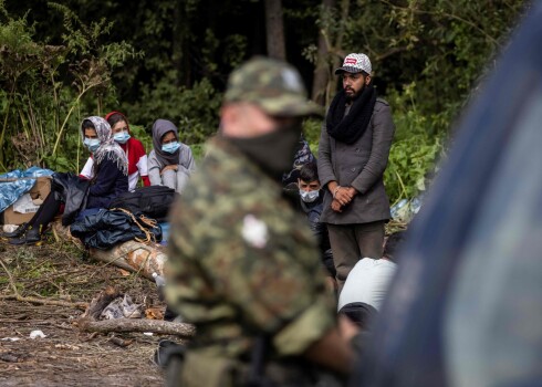 Migranti uz Polijas-Baltkrievijas robežas.