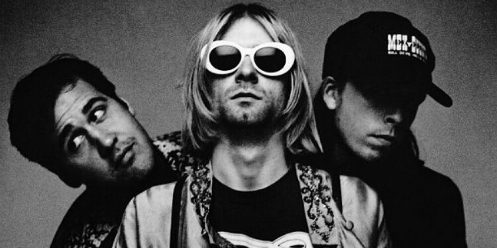 Американская рок-группа, созданная вокалистом и гитаристом Куртом Кобейном и басистом Кристом Новоселичем в Абердине, штат Вашингтон, в 1987 году. В составе коллектива сменились несколько барабанщиков; дольше всех с группой играл ударник Дэйв Грол, присоединившийся к Кобейну и Новоселичу в 1990 году.Недолгая, но яркая история группы прервалась в связи со смертью Курта Кобейна 5 апреля 1994 года, но в последующие годы известность команды лишь росла. 