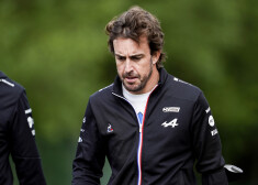 Fernando Alonso arī nākamsezon brauks "Alpine" komandā