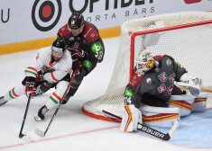 Latvijas hokeja izlase Pekinas olimpisko spēļu kvalifikācijas turnīrā pēdējā periodā sagrauj Ungāriju