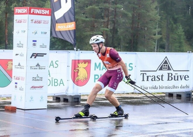 Latvijas sportisti Pasaules kausa posmā rollerslēpošanā Madonā trīs dienās izcīna sešas godalgas