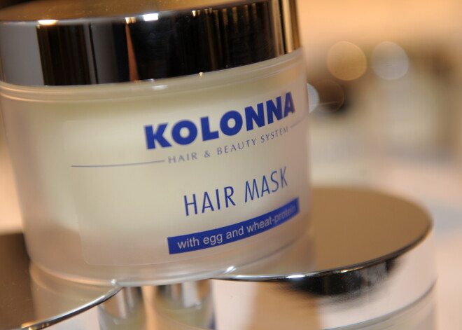 Slēpjot pierādījumus, izmet 9000 eiro atkritumu konteinerā - VID atkārtoti aptur "aplokšņu algu" izmaksu uzņēmumā "Kolonna"