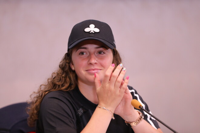 Aļona Ostapenko.