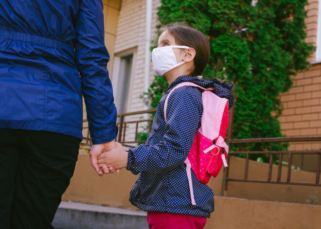 Cik ilgi skolas strādās klātienē? Jābūt naivam, lai noticētu, ka tas būs visu mācību gadu